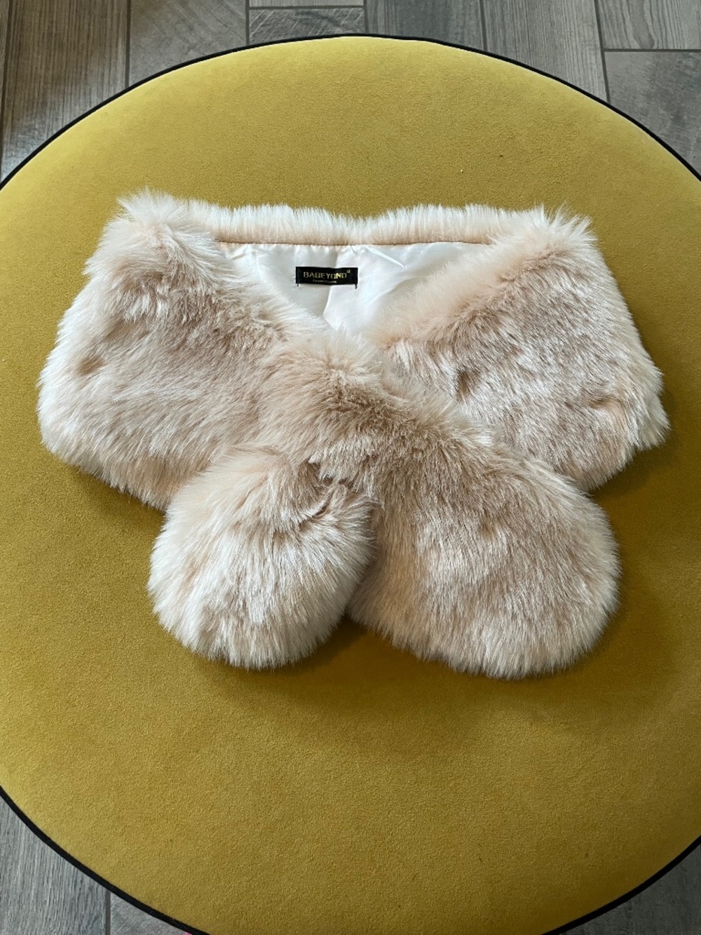 BABEYOND Faux Fur Collar Shawl Wrap Champagne Cream Scarf Stole EUC 56"